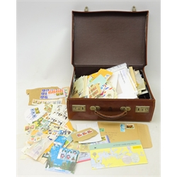  Collection of Great British and World stamps including presentation pack, world stamps on covers and loose, mint stamps, stamp blocks etc, in brown suitcase marked 'EIIR'  