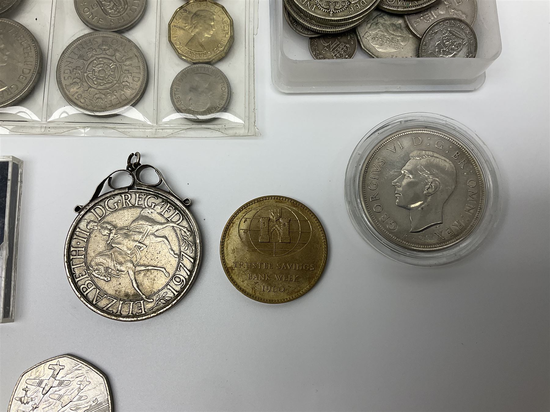 Queen Victoria 1897 crown coin, three King George V half crowns, King George VI 1937 crown, Queen Elizabeth II 1977 silver proof crown cased with certificate and other coinage 