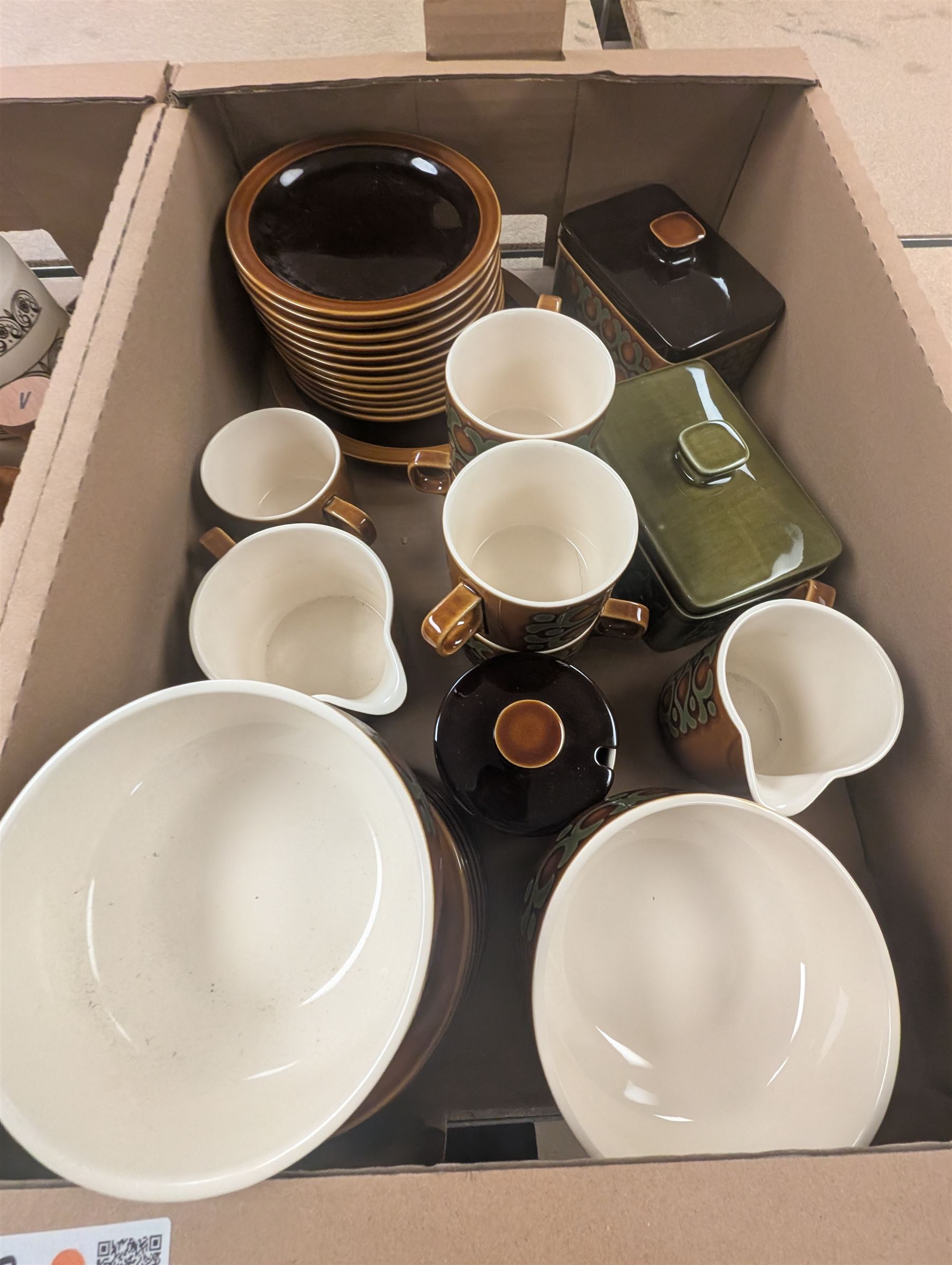 Collection of Hornsea pottery, to include green glazed bird ashtray designed by John Clappison, Bronte pattern part tea and dinner service, including butter dish, teapot, tureen, platter, dinner plates, side plates, oil and vinegar bottles, Heirloom pattern butter dish, etc
