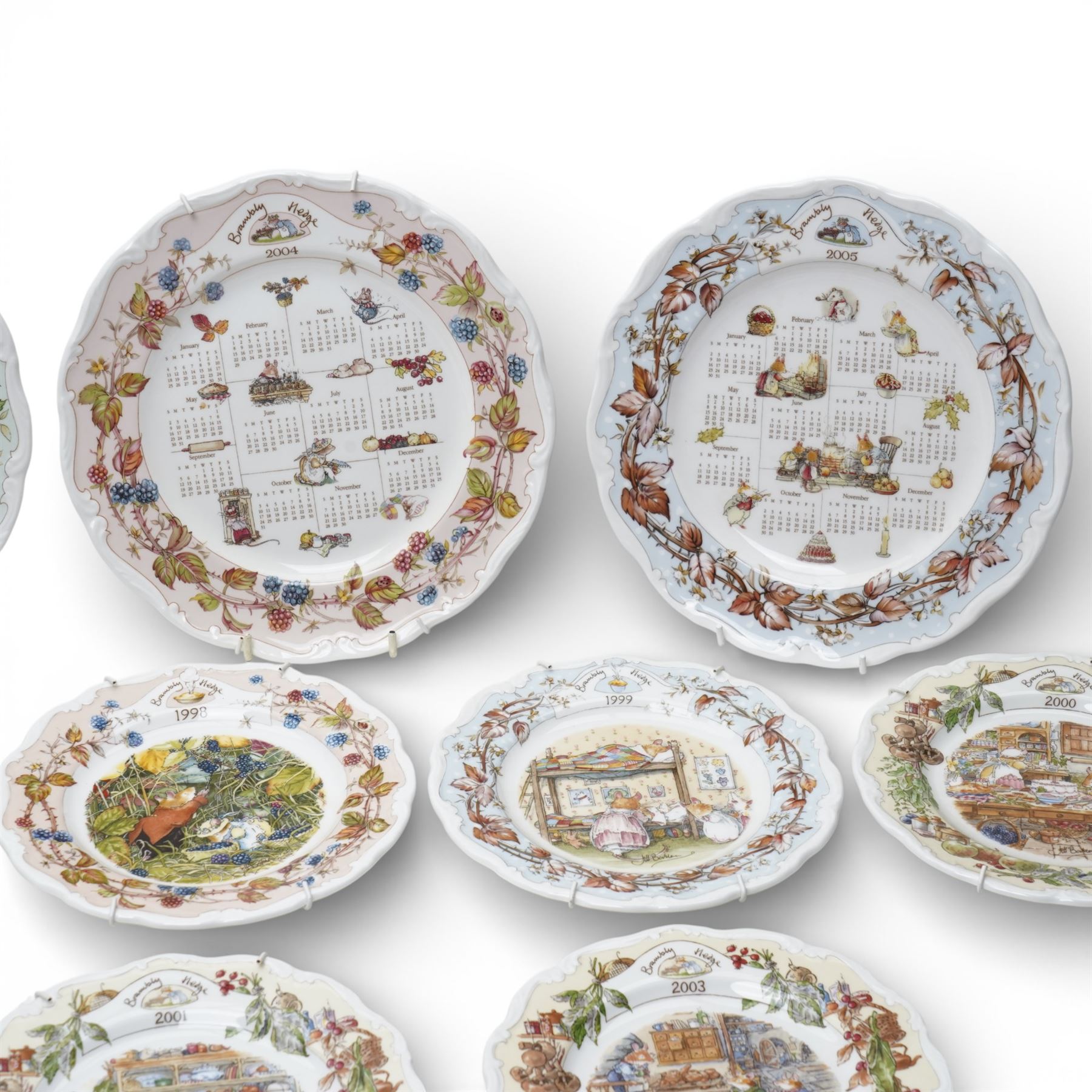 Set of four Royal Doulton Brambly Hedge Calendar plates, 2002-2005, together with ten year plates, 1996-2005 (14)