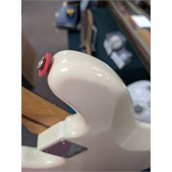 Fender jazz bass guitar, serial no. MZ7182451 made in Mexico c.2007, with cream body, white scratch plate, maple neck, guitar L120cm