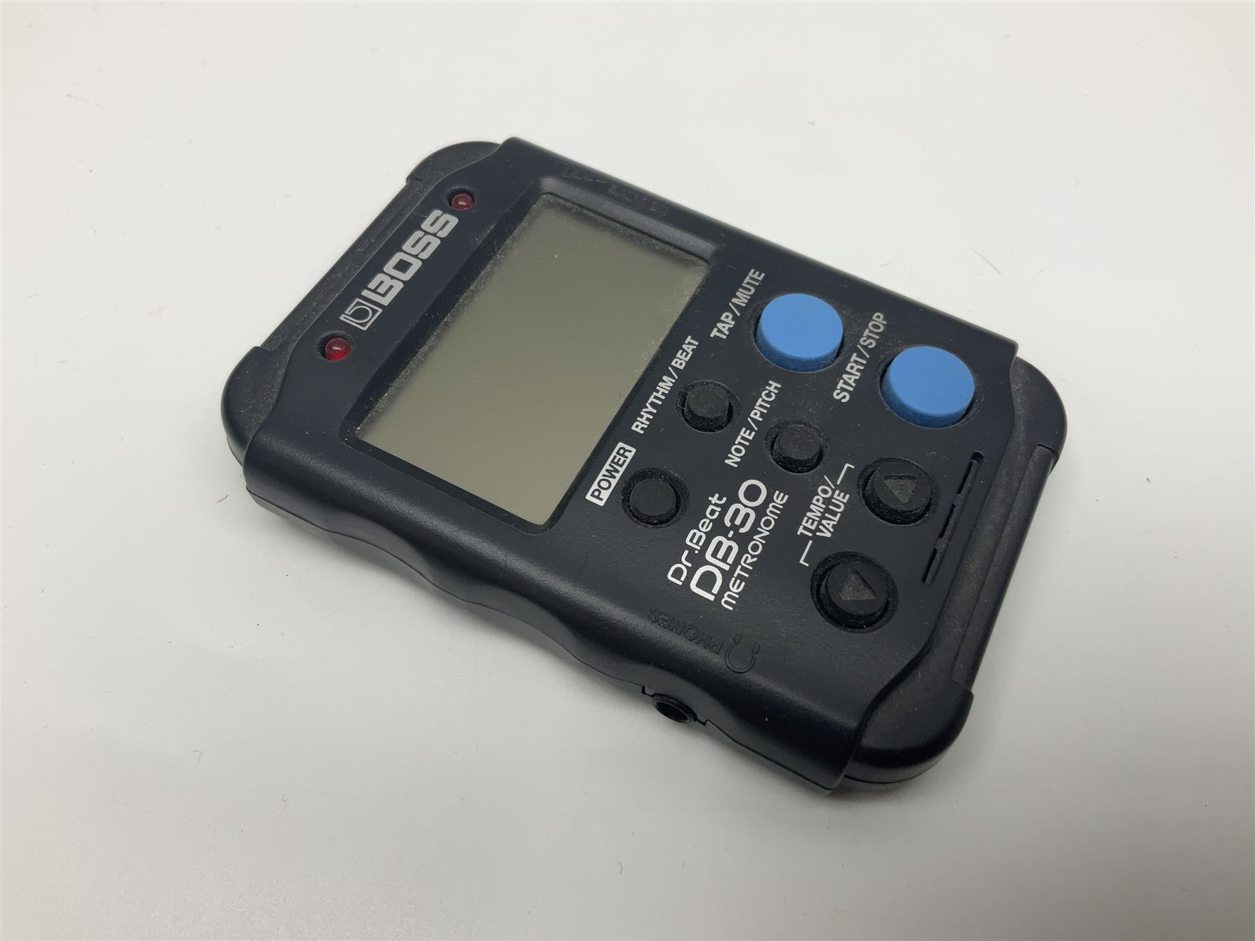 Boss TU-3 Chromatic Tuner; Tomsline Engineering ABR-1 Booster; Ibanez Mini Tube Screamer; Boss DB-30 Digital metronome etc