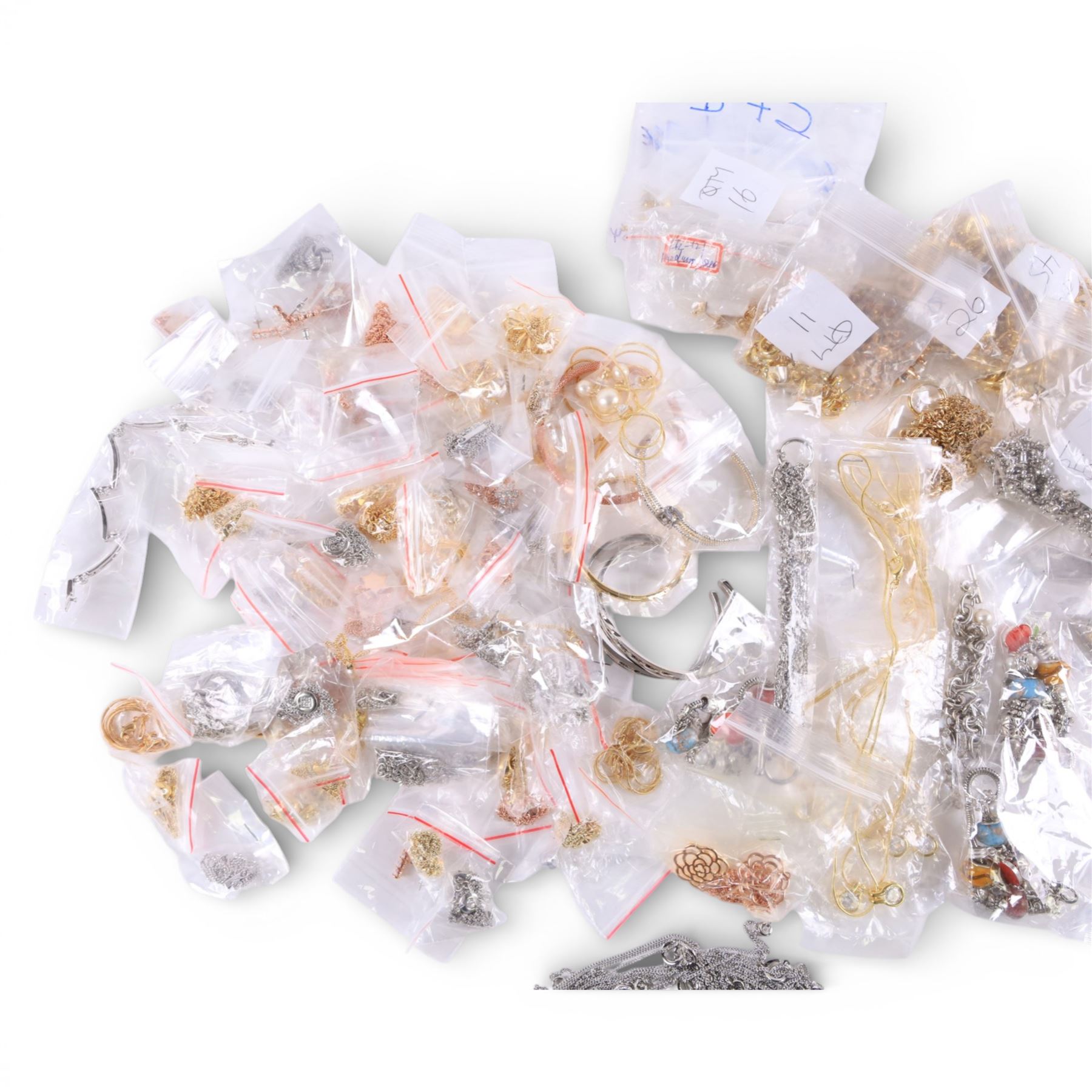 Quantity of costume jewellery, including stud earrings, pendant necklaces, bracelets and bangles etc