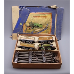  Hornby '0' gauge - clockwork passenger train set containing LNER Class 101 0-4-0 tank locomotive No.460, two teak effect coaches, guard's van and track, boxed with damaged lid  
