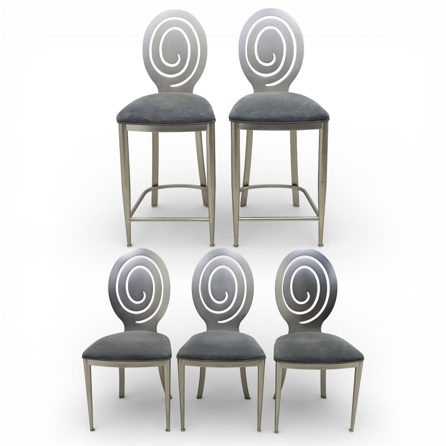 Ethan Allen - 'Radius' pair of stools and three chairs, metal pierced back with spiral cut out, plush blue velvet seat, raised on metal tapering supports