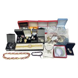 Silver stone set jewellery, including necklaces and bracelets and a collection of beaded and carved hardstone jewellery, etc