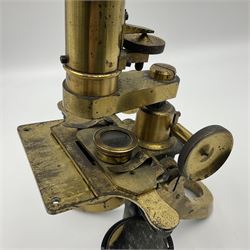 Brass monocular microscope, unbranded, H32cm