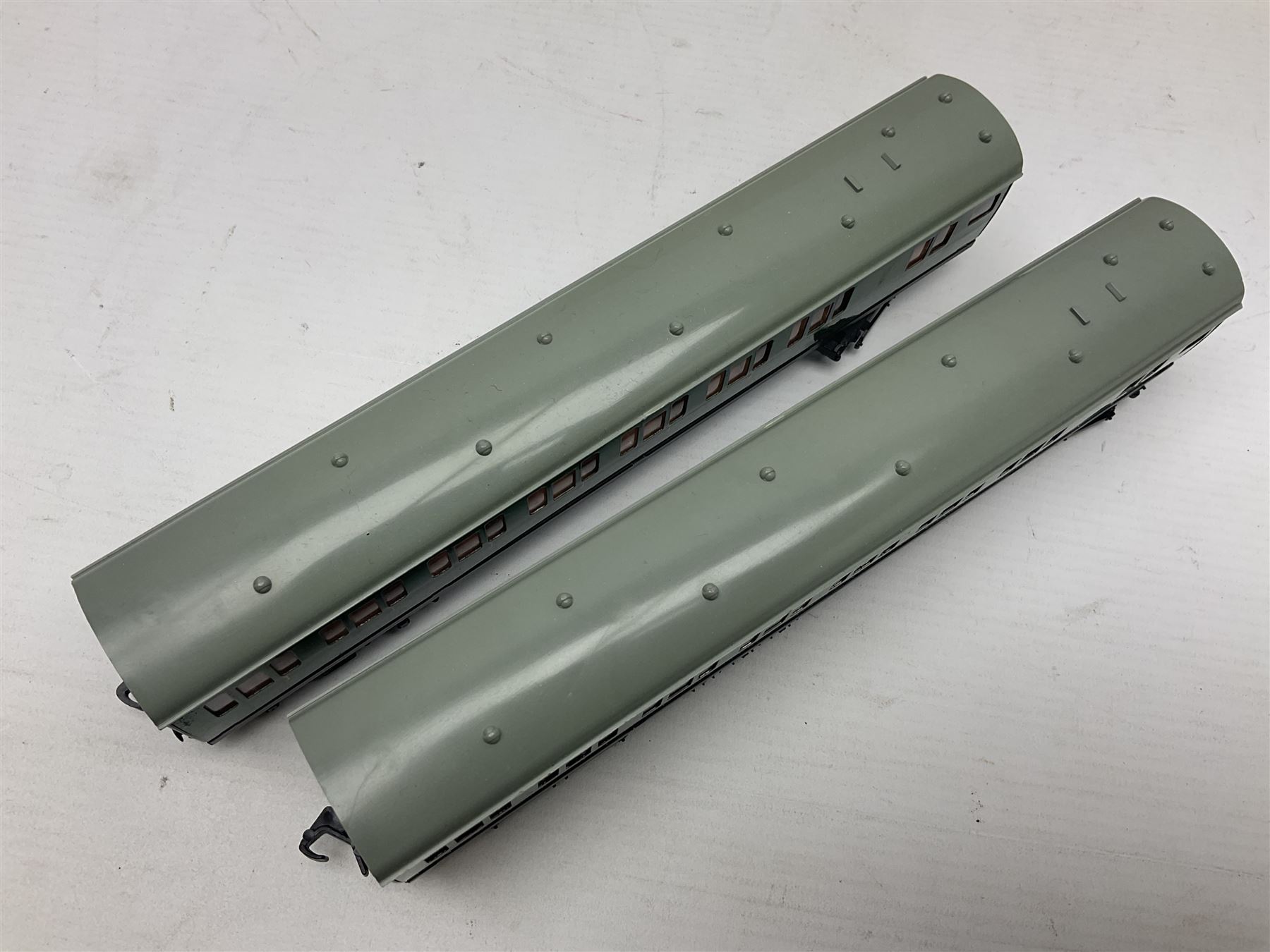 Hornby Dublo - 2-rail two car BR(S) set comprising Class 501 Suburban Motor Coach No.S65326 and trailer coach No.S77511; both in later unassociated plain boxes (2)