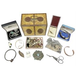 9ct gold wedding band, London 1970, 9ct gold cameo stick pin, silver jewellery including two marcasite rings, chrysocolla jug brooch and pendant and a collection of costume jewellery 