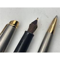 Group of Waterman pens and propelling pencils, to include a fountain pen, the black barrel with rolled gold cap and nib stamped 14ct, together with a matching propelling pencil, in box, together with a further fountain pen with gold nib stamped 14ct, stainless steel fountain pen and rollerball set in box, propelling pencil with maroon barrel etc, largest L13cm (7)