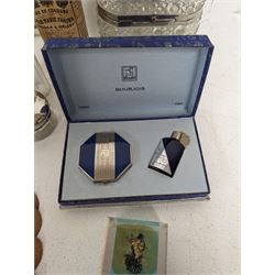 Vintage scent bottles and perfumes, including Roger & Gallet Jean Marie Farina, Nina Ricci L'Air du Temps, Avon Moonwind together with a boxed Bourjois compact etc
