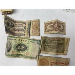 Great British and World coins and banknotes, including United Kingdom 1985 brilliant uncirculated coin collection, two 1995 brilliant uncirculated two pound coins in card folders, commemorative crowns, King George VI 1951 Festival of Britain crowns in card cases, United States of America 1964 Kennedy half dollar, two Switzerland 1966 five franc coins, five German 1972 commemorative coins, Euro banknotes, Bank of England Somerset one pound 'DU27', Japanese banknotes etc