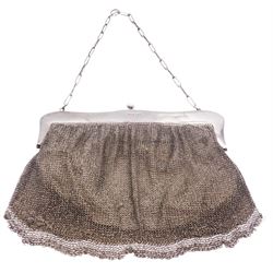 Early 20th century ladies silver mesh evening purse or bag, with lined interior, hallmarked Chester import 1913, makers mark S.B&Co, approximate gross weight 8.47 ozt (263.3 grams)