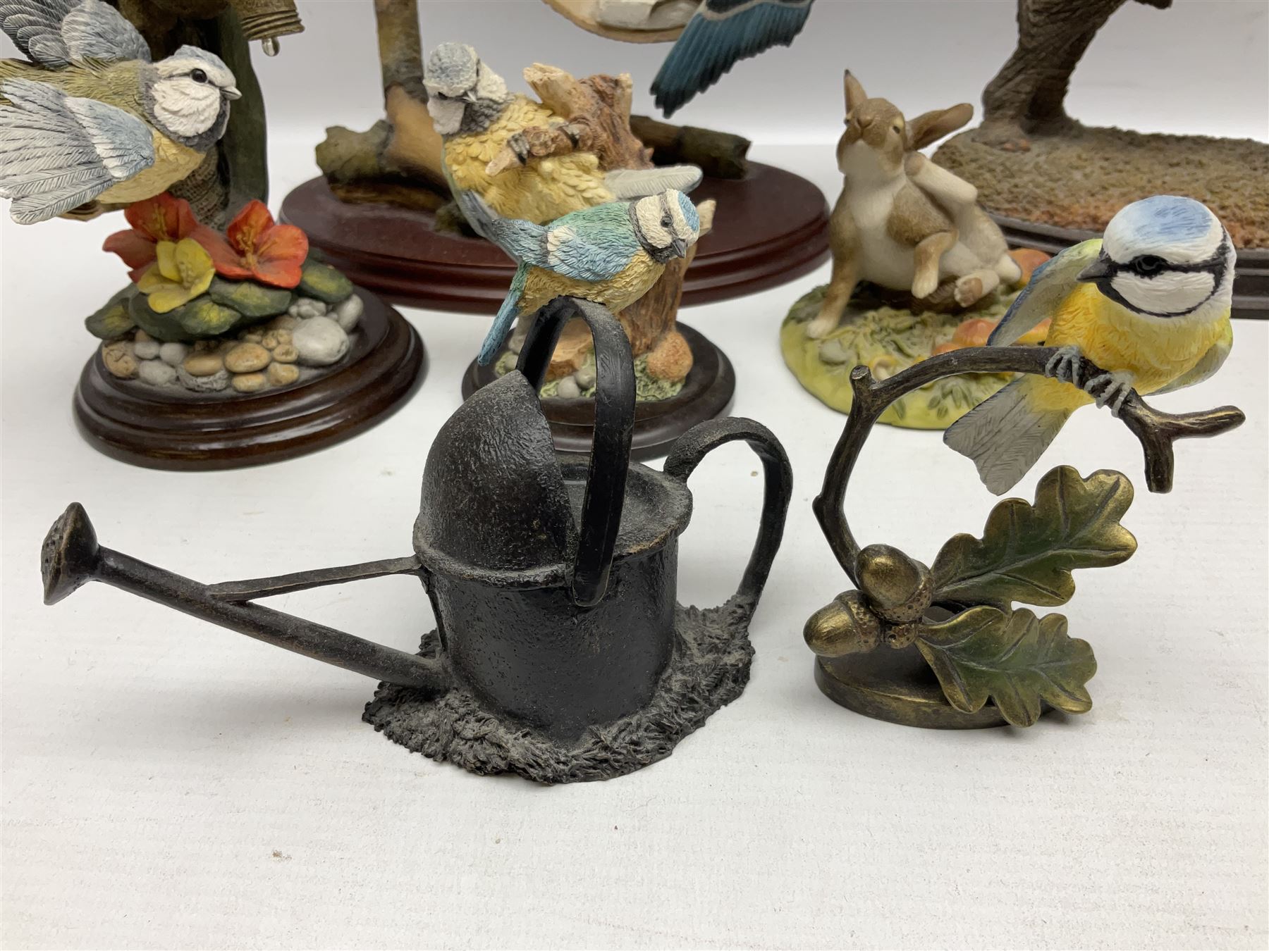 Country Artists figures, to include Bluetit, Elephant, Bluetit on tap etc, together with Lilliput Lanes and other similar items 