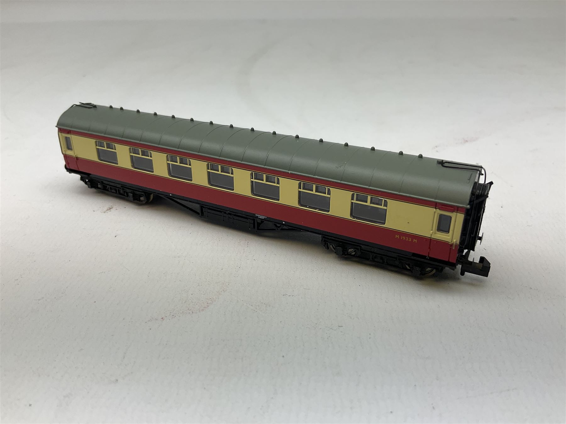 Graham Farish by Bachmann 'N' gauge - Stanier composite first & second coach, Stanier brake second coach, MK1 suburban composite coach and suburban 57ft brake end coach and four wagons (6)