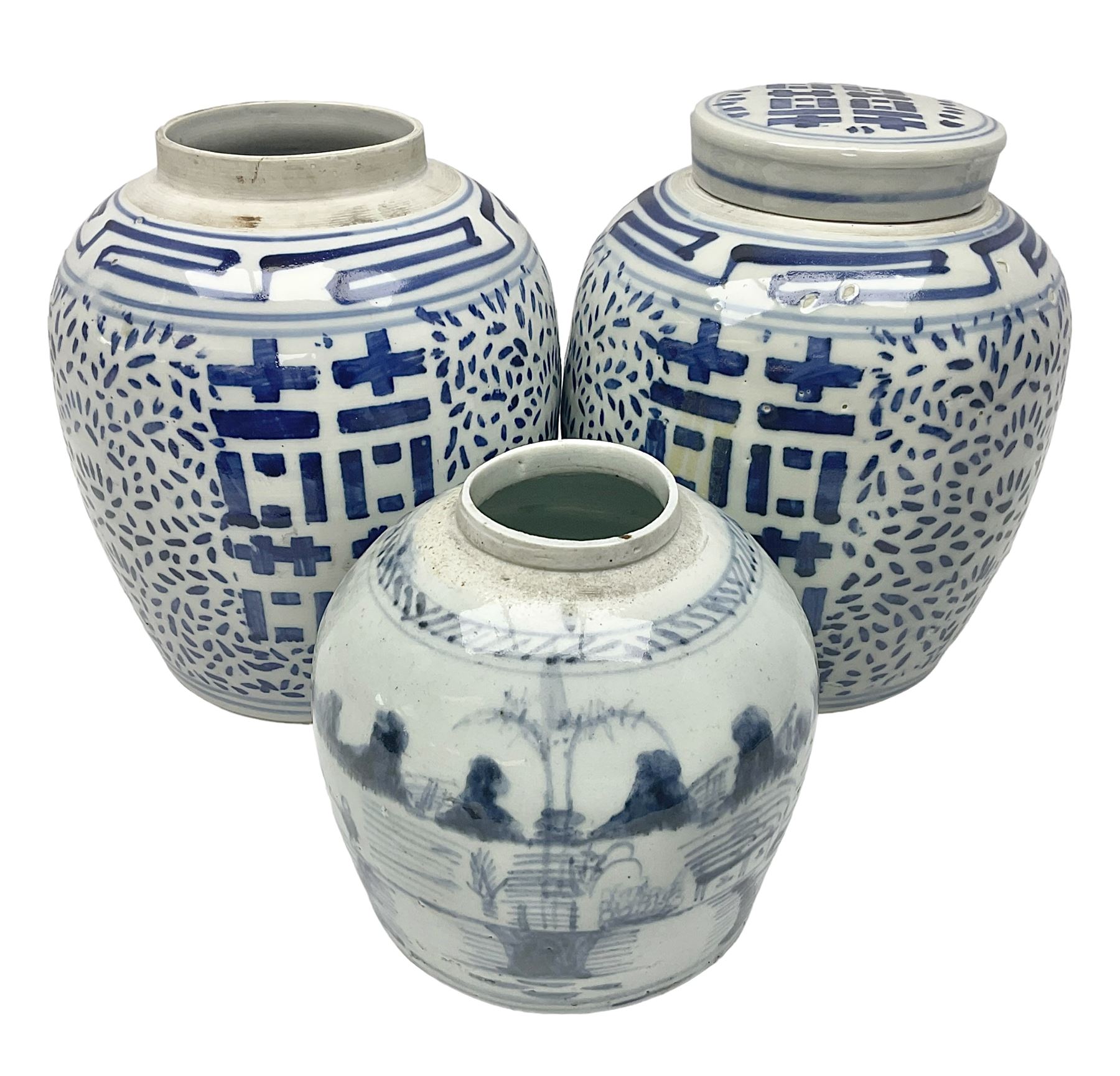 19th Century Chinese Blue and White Covered Jar 19th Century Chinese Blue and White Covered Jar