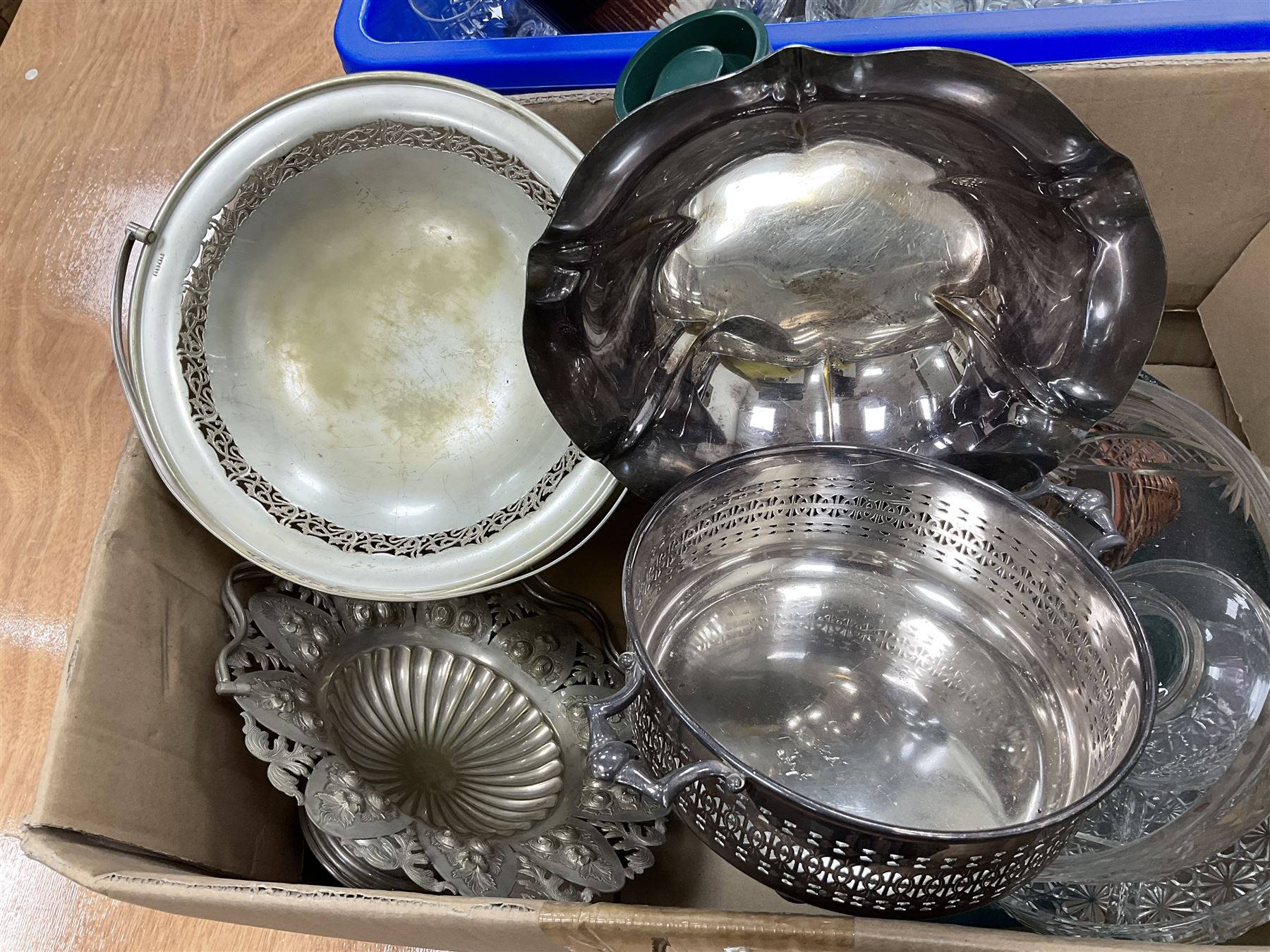 Quantity of glass to include art glass examples, drinking glasses sets etc together with silver plates and other metalware, ceramics etc