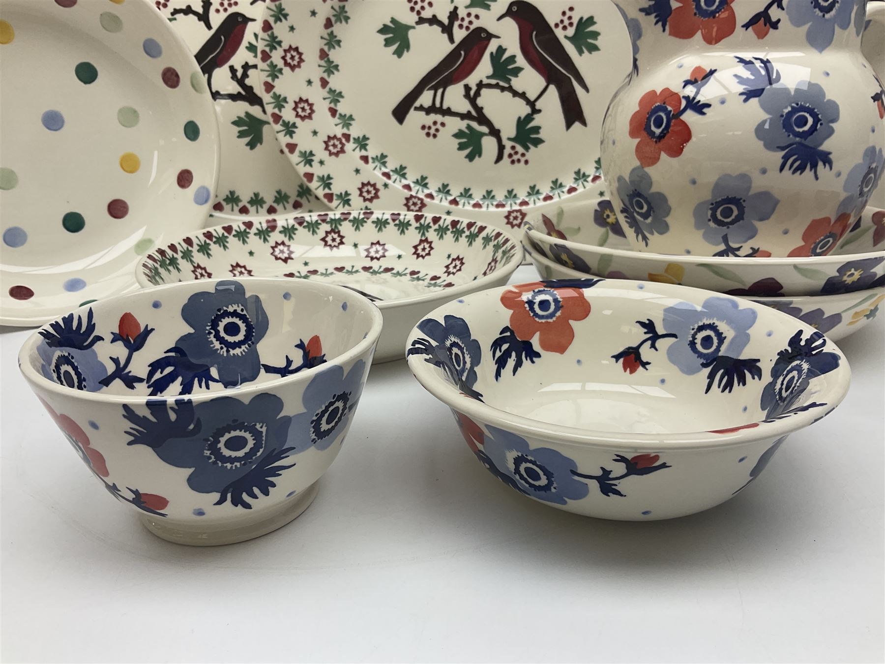 Emma Bridgewater ceramics, to include Christmas Joy Robin pattern meat platter, serving plate, bowl and two mugs, Anenome pattern jug, dinner plate, mug and three bowls, polka dot pasta bowl and two Wallflower pattern pasta bowls, largest D33.5cm