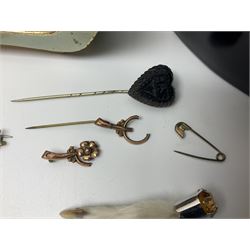 9ct gold and silver paste stone set ring, 9ct gold oddments and a collection of costume jewellery