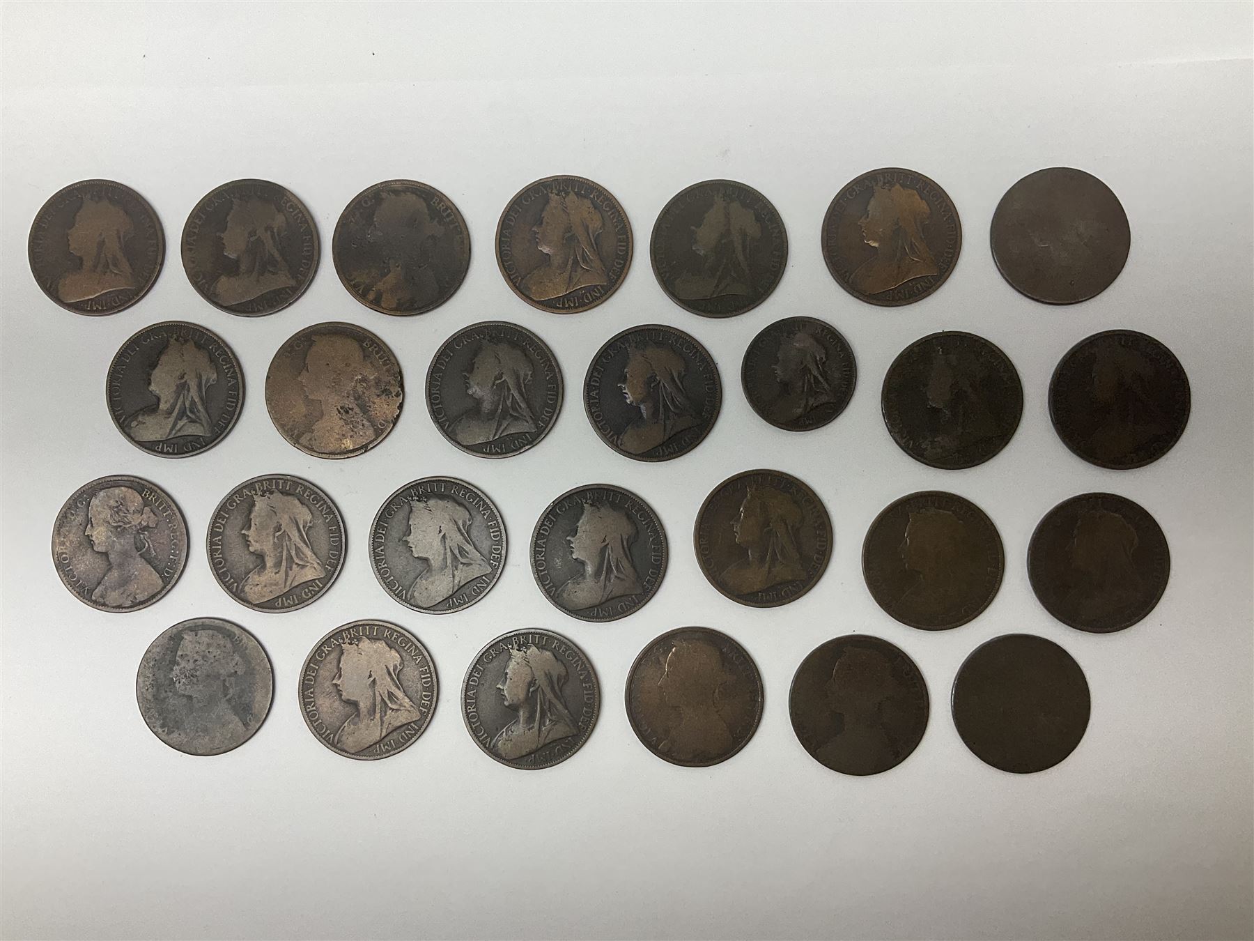 Great British and World coins, including Queen Victoria 1889 halfcrown, pre-decimal pennies, threepences, sixpences and other denominations, commemorative crowns etc