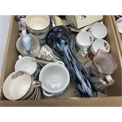 Maling Maltese pattern part dinner wares, including dinner plates, tureens, side plates etc, together with Pyrex dinner wares, decorated in flying duck pattern, Johnson Bros Indian Tree pattern tea and dinner wares and a collection of decorative and calendar plates, etc, in six boxes 