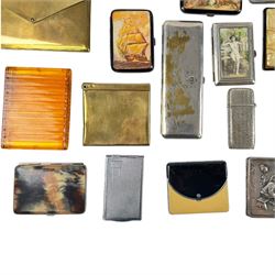 Collection of 20th century cigarette holders, including wooden,  faux tortoiseshell, metal and plastic etc 