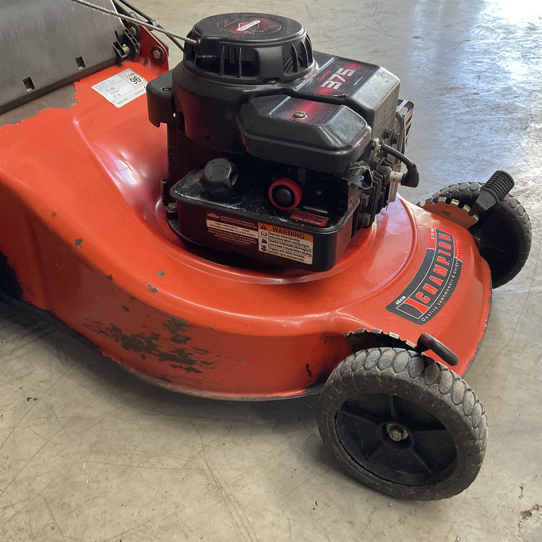 Champion petrol lawnmower - Briggs & Stratton Sprint 375 engine 