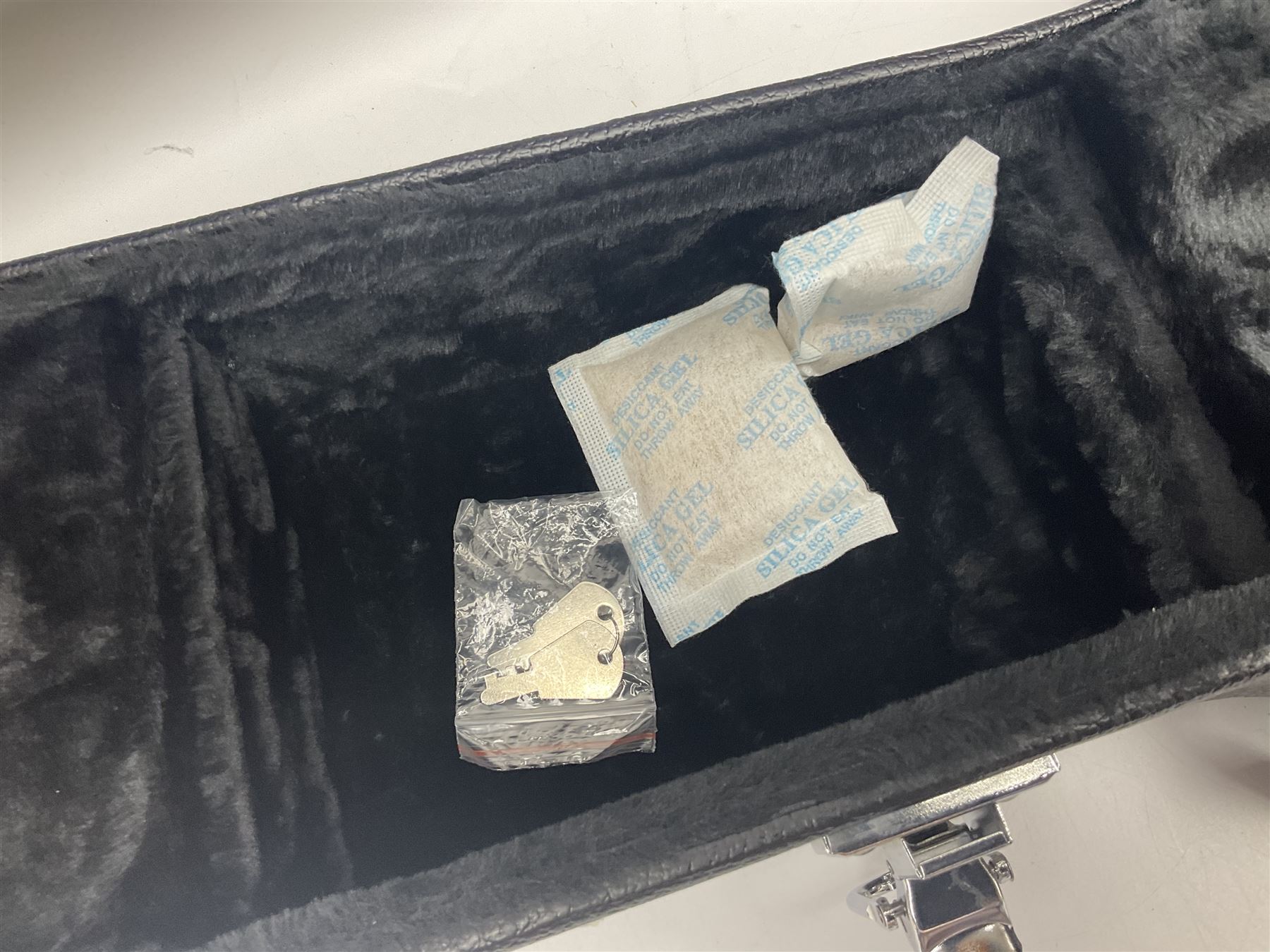 DeArmond Guild Star Fire Custom semi-acoustic guitar c2009 with tobacco sunburst finish and USA DeArmond gold foil pick-ups; serial no.KC9091266; L104cm; in Spider carrying case