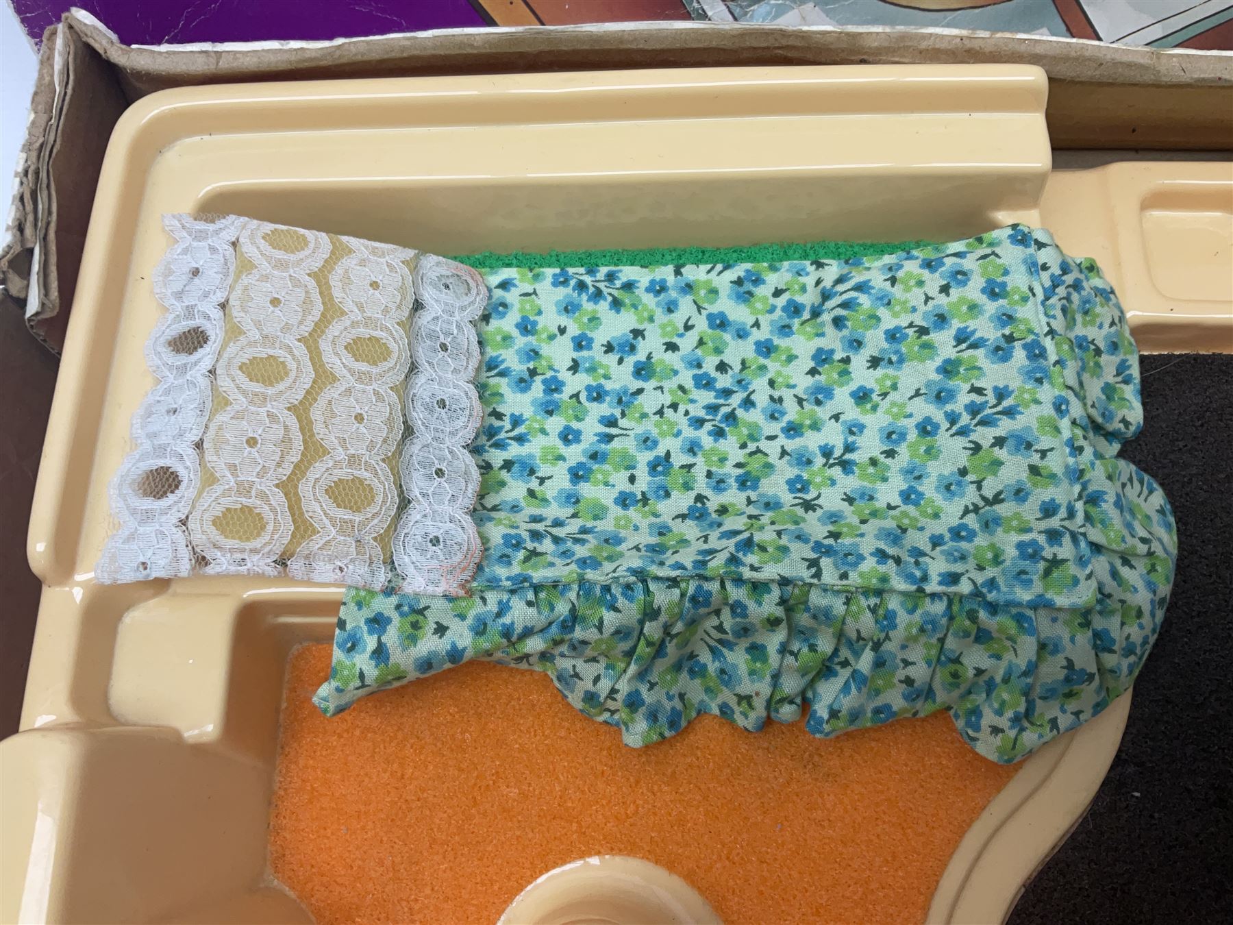 Palitoy Pippa's Apartment with split-level lounge-kitchen, bedroom and bathroom and two dolls: boxed