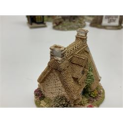 Fourteen Lilliput lane models, to include Eriskay Croft, Little Smithy, Gulliver's Gate, Kerry Lodge, Eamont Lodge etc, all with original boxes and some with deeds (14) 