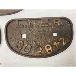 'LNER, 21 tons, 1947, Darlington, 302871' cast iron sign, together with BR D type Wagon plate, 'B426424 Hurst Nelson 1957 Lot No 3035' and another cast iron plaque
