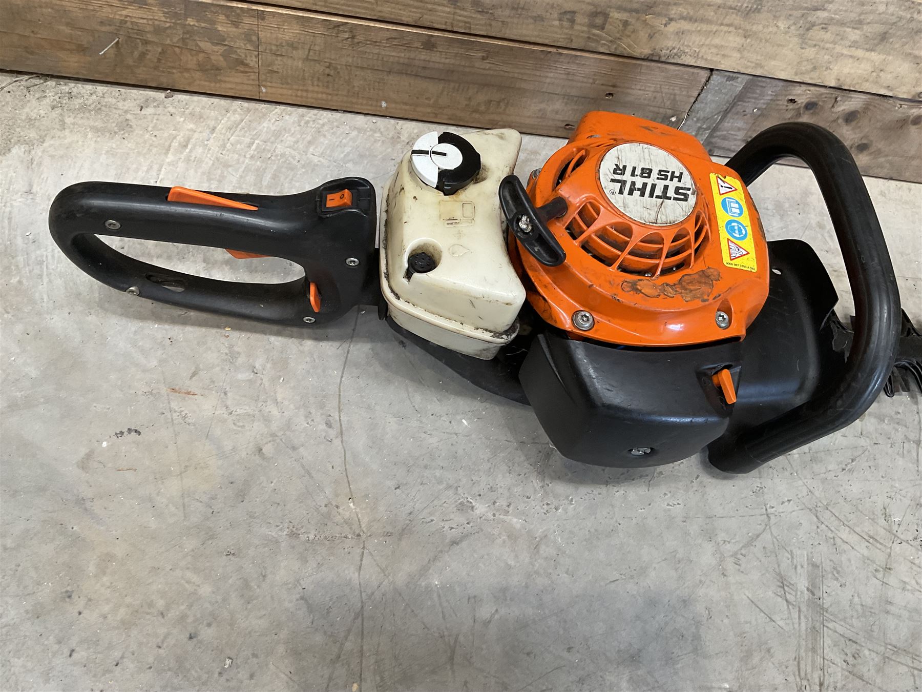 Stihl HS 81R petrol hedge trimmer, 30'' double sided