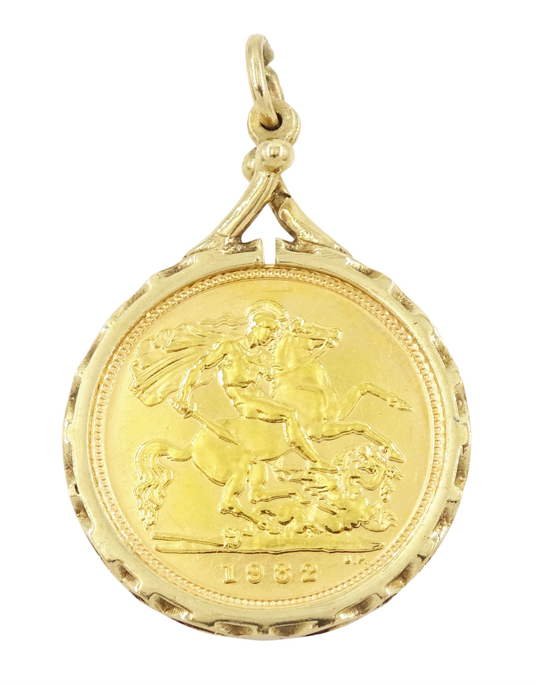 Queen Elizabeth II 1982 gold half sovereign coin, loose mounted in 9ct gold pendant mount, hallmarked