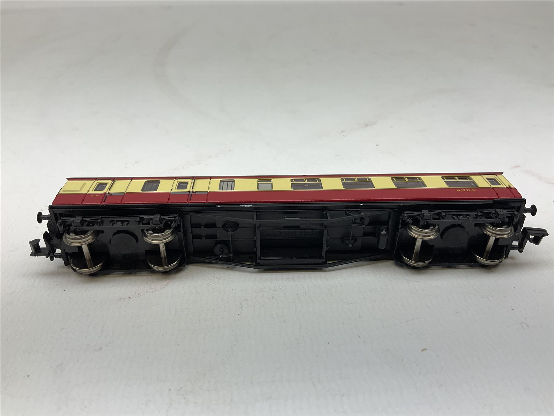 Graham Farish by Bachmann 'N' gauge - Stanier composite first & second coach, Stanier brake second coach, MK1 suburban composite coach and suburban 57ft brake end coach and four wagons (6)