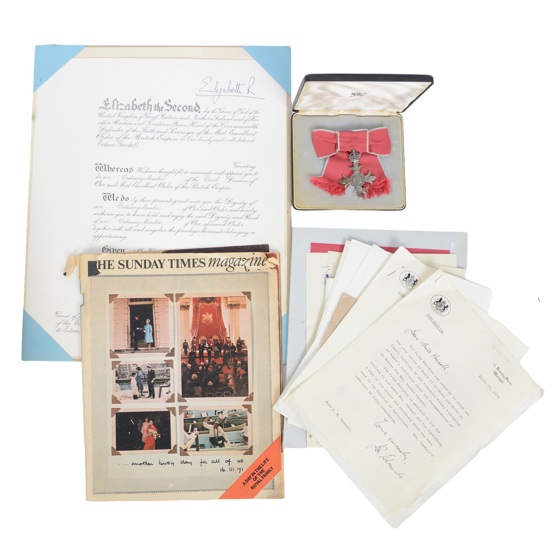 Member of the Order of the British Empire (MBE), ladies, boxed, awarded to Eileen Yewdall 1971, together with certificate and ephemera 