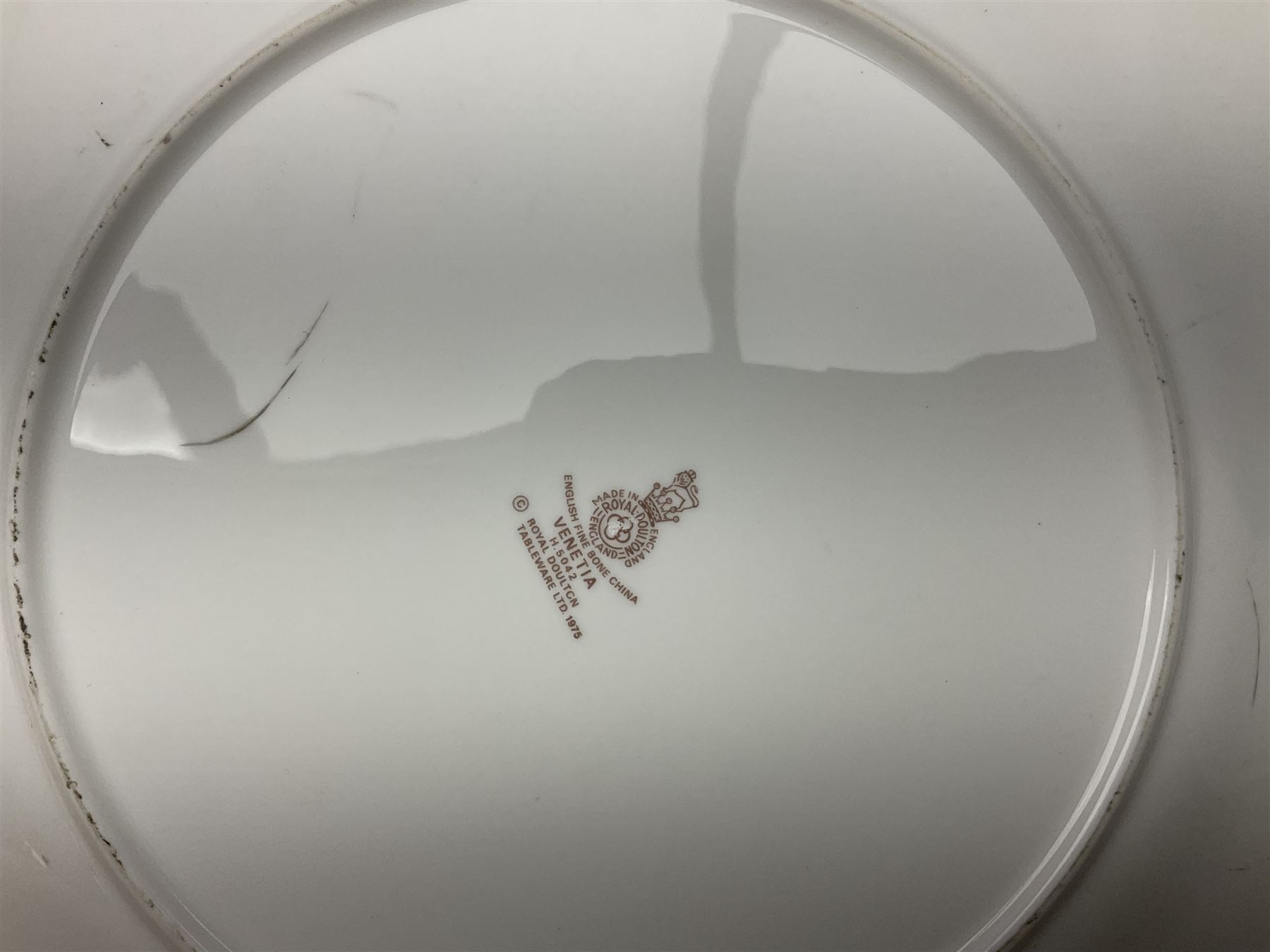 Royal Doulton Venetia patter dinner and tea wares, to include cups, saucers, dinner plates, small bowls, serving bowls, etc, in two boxes 