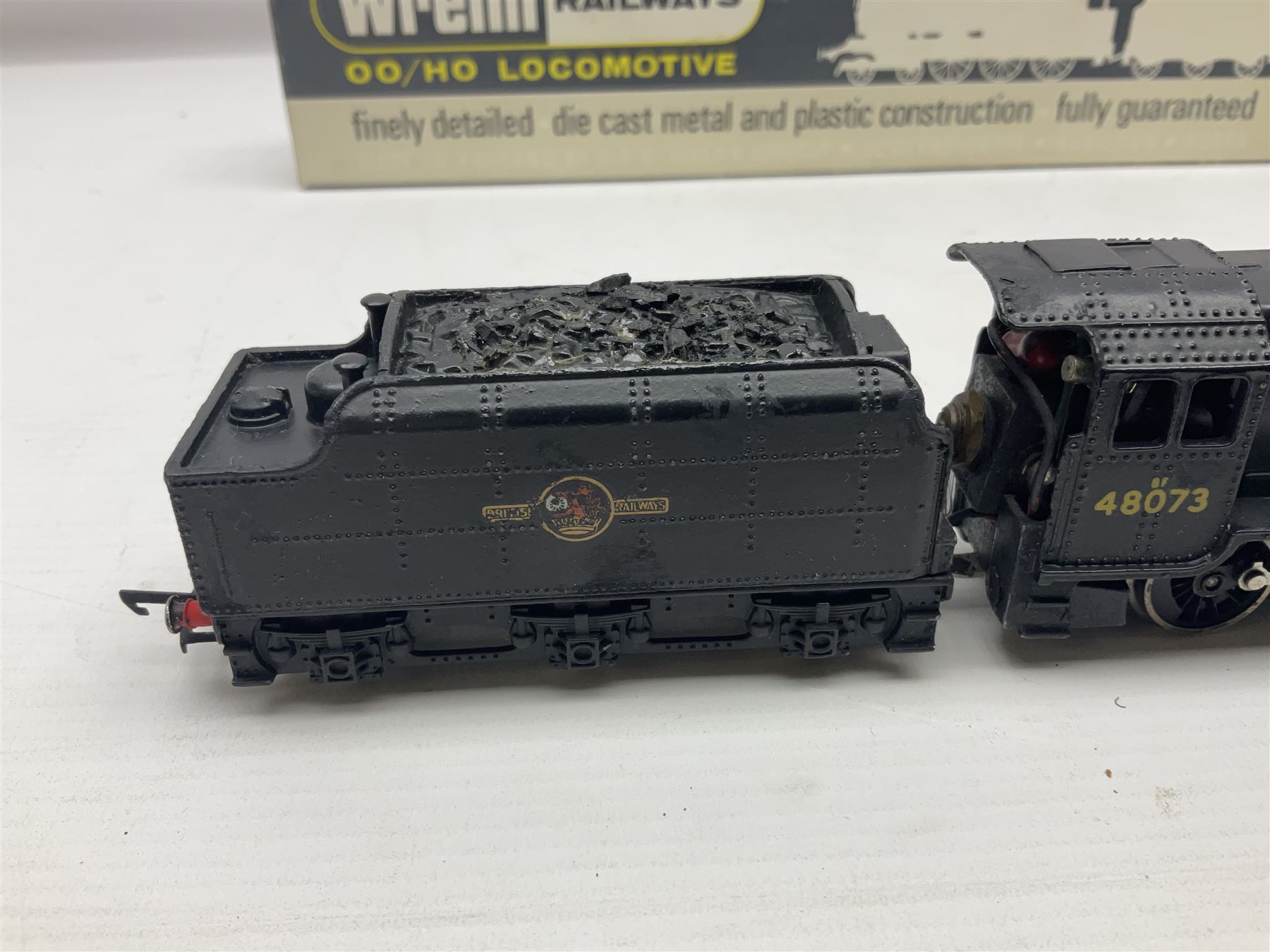 Wrenn '00' gauge - two Class 8F 2-8-0 locomotives - No.48073 in BR Plain Black; boxed; and No.8042 in LMS Plain Black; with unassociated plain blue box (2)
