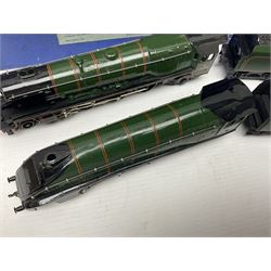 Hornby Dublo - 3-rail - Duchess Class 4-6-2 locomotive 'Duchess of Montrose' No.46232 in BR gloss green and original plain blue box; with tender in separate Tony Cooper box; and Class A4 4-6-2 locomotive 'Silver King' No.60016 in BR gloss green and original box; with tender in separate box (4)