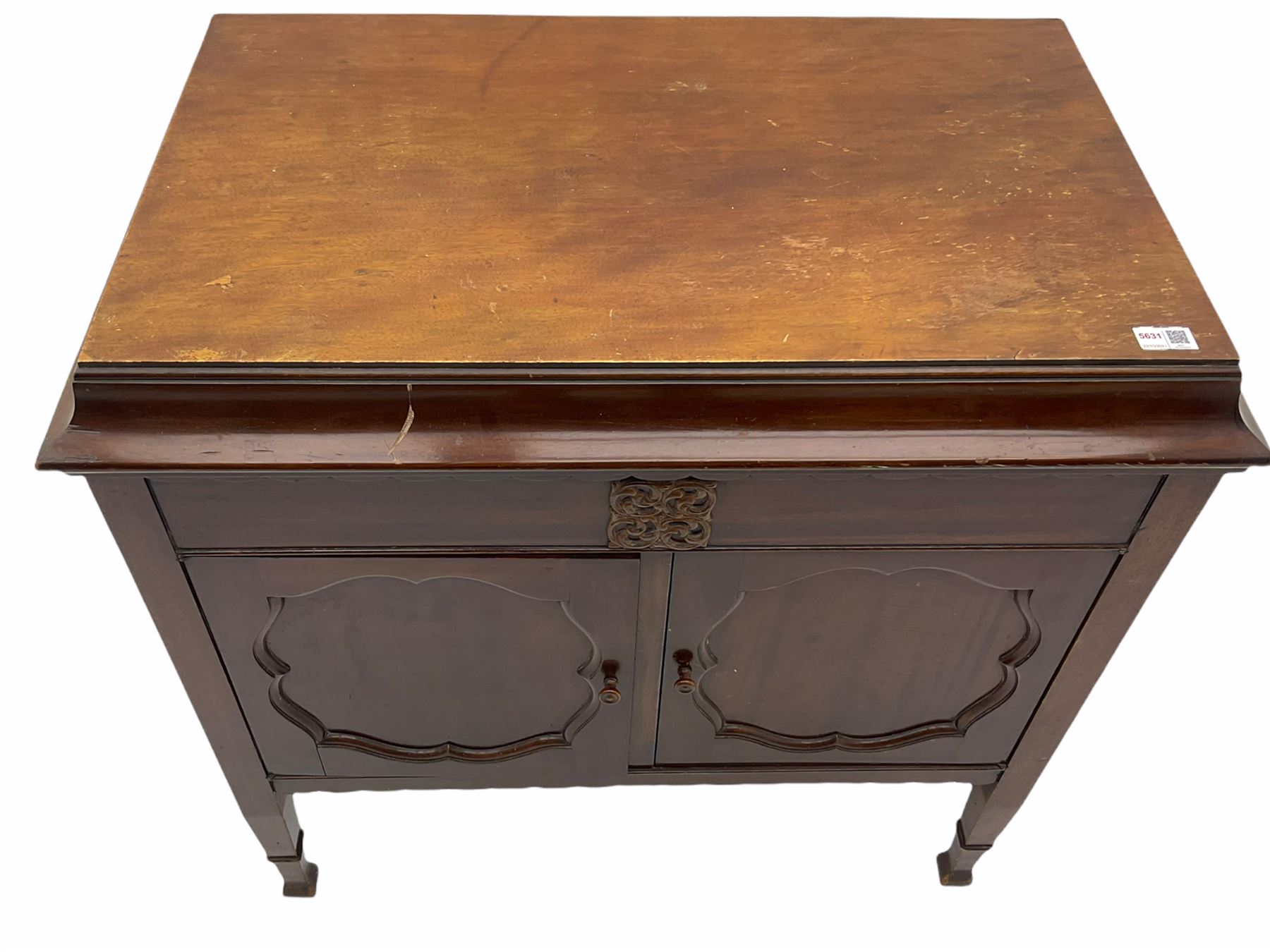 Gilbert gramophone in mahogany cabinet