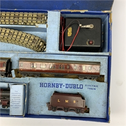 Hornby Dublo - EDP2 electric three-rail Passenger Train Set with Duchess Class 4-6-2 locomotive 'Duchess of Atholl' No.6231, tender and two passenger coaches, boxed with instruction booklet