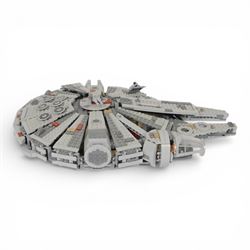 Lego Star Wars Millennium Falcon no. 75105