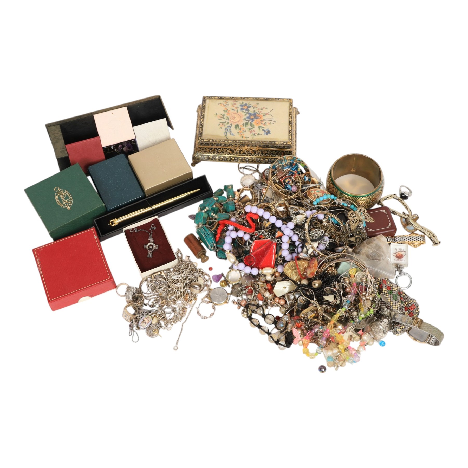 9ct gold jewellery, comprising pair of pearl pendant earrings, glass pendant earrings and four single earrings, silver jewellery including rings, bracelets, lockets etc and a collection of costume jewellery