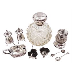 Group of silver, including 1920s cut glass scent bottle, with silver cover, hallmarked C C May & Sons, London 1921, together with a pair of Victorian salt and pepper shakers, hallmarked Charles Horner, Birmingham 1900, a Victorian silver mounted cut glass pepper grinder, hallmarked John Grinsell & Sons, Birmingham 1900, etc, scent bottle H14cm