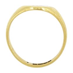 Early 20th century 18ct gold signet ring, with engraved initials, Birmingham 1928