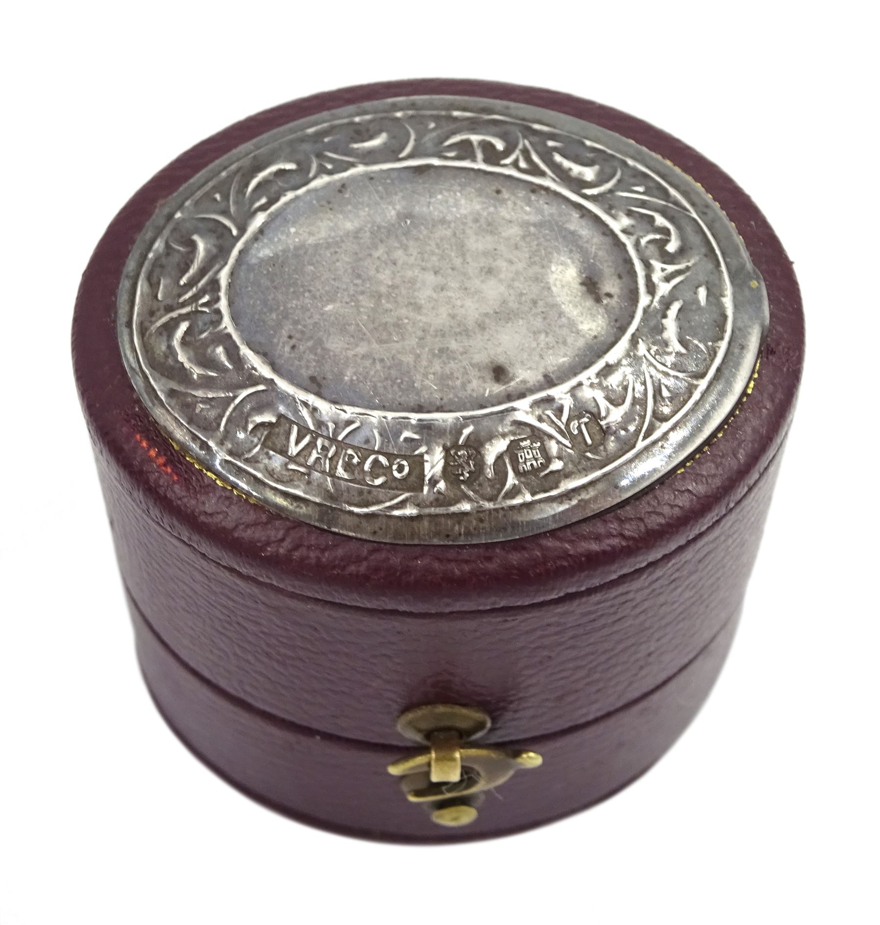 18ct white gold three stone oval ruby and round brilliant cut diamond ring, with diamond set shoulders, stamped, ruby approx 1.15 carat, total diamond weight approx 0.55 carat, in silver top ring box by The Victorian Ring Box Co, Edinburgh 1993 