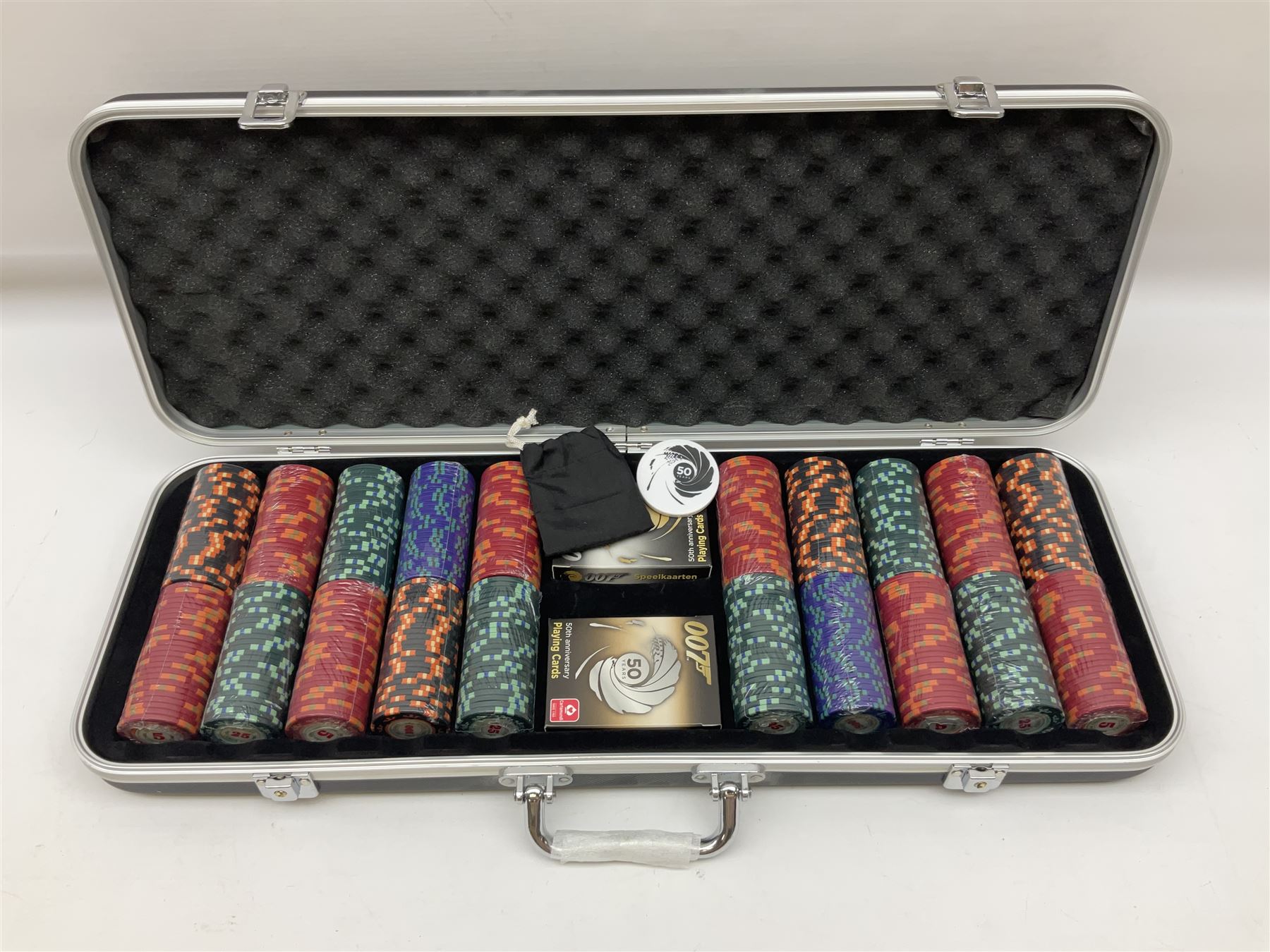 Limited edition James Bond 007 Casino Royale Cartamundi luxury poker set, 1254/3000, in original box and case