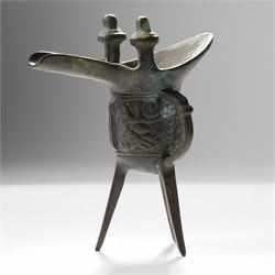 Chinese bronze archaistic tripod vessel, with twin posts, H16cm 
