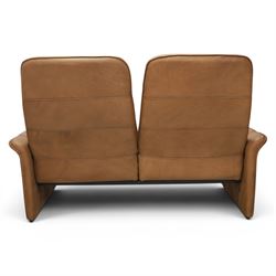 De Sede - mid-20th Century DS-50 two seat sofa, upholstered in tan leather 