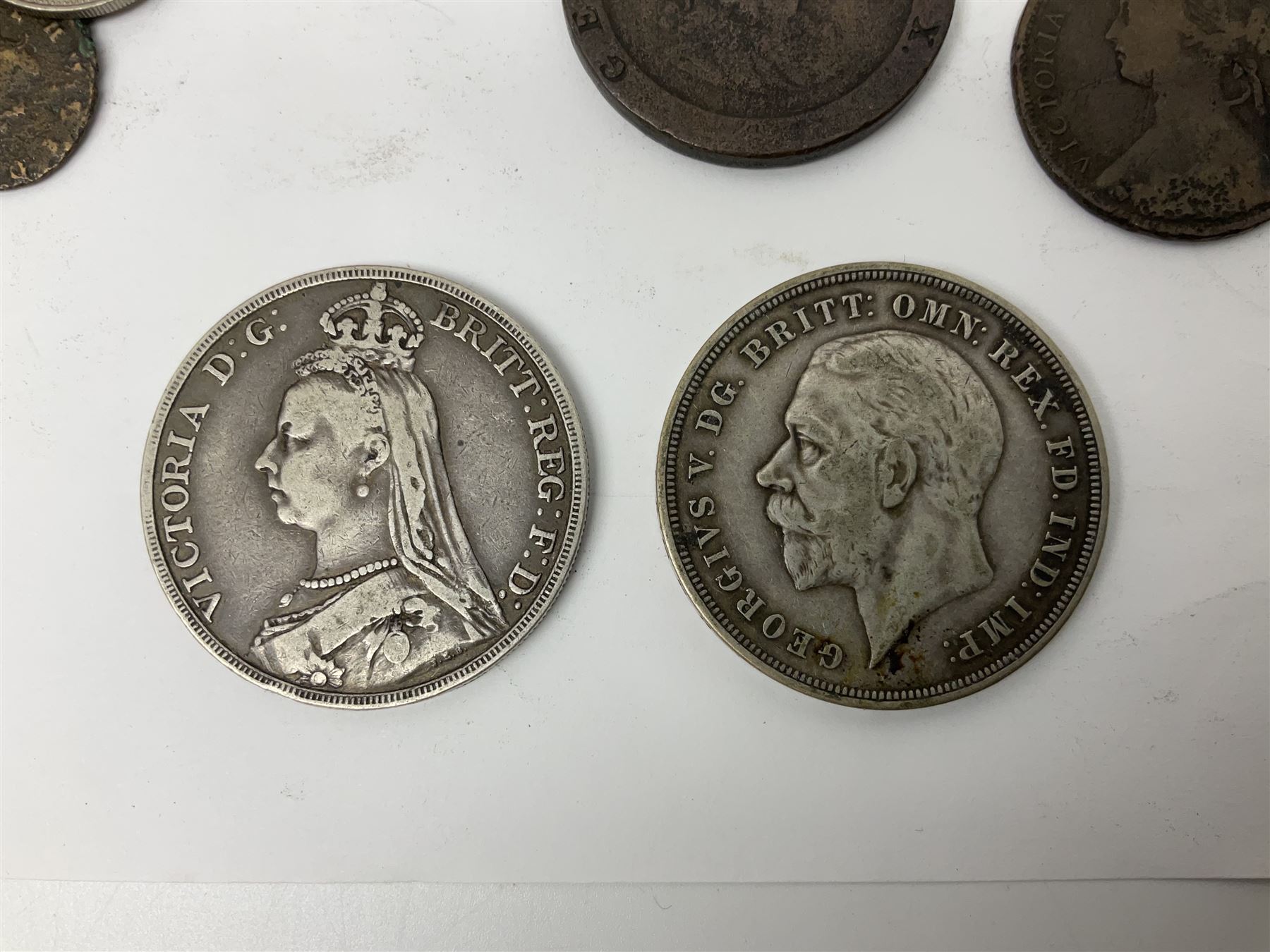 Queen Victoria 1889 crown coin, King George V 1935 crown, Queen Elizabeth II 1977 silver proof crown, small number of Great British pre 1947 silver coins, other pre-decimal coinage, World stamps including Argentina, Australia, Belgium, Canada, France, Germany etc 