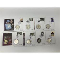 Great British and World coins, including halfcrowns, shillings, other pre-decimal coinage, The Royal Mint Great Britain and Northern Ireland 1972 coin set, commemorative crowns, various Irish coins etc